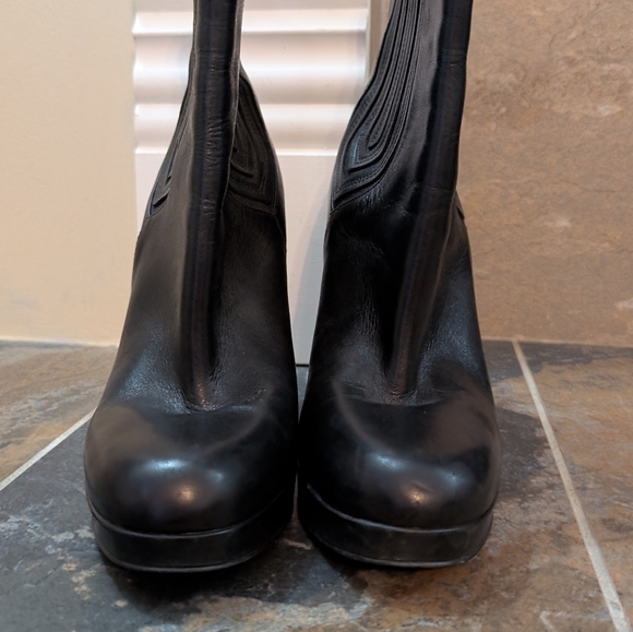 Guess Womens Black High Heel Boots Size 8 - Picture 4 of 6